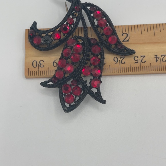 Weiss SIgned Vintage Brooch Pin Flower Red Rhinestone Flower Tulip - Picture 9 of 10